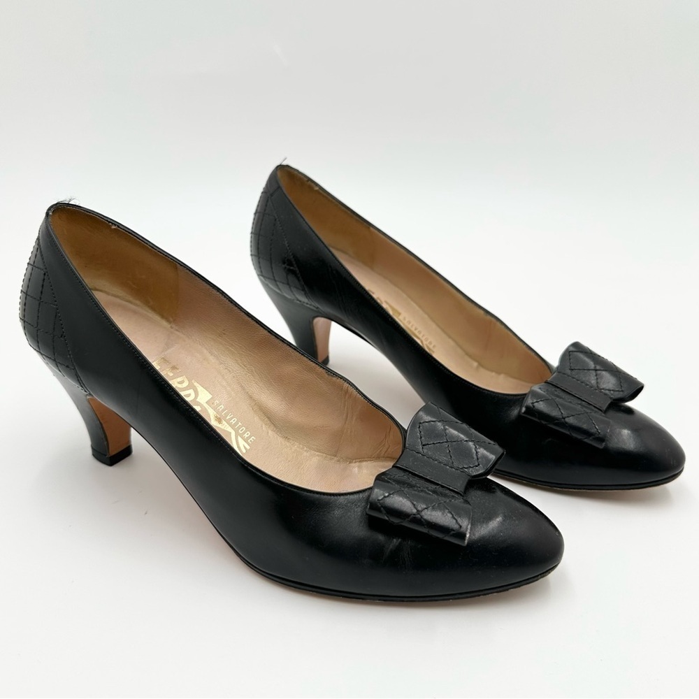 Vintage Salvatore Ferragamo Bow Leather Heel Pump
